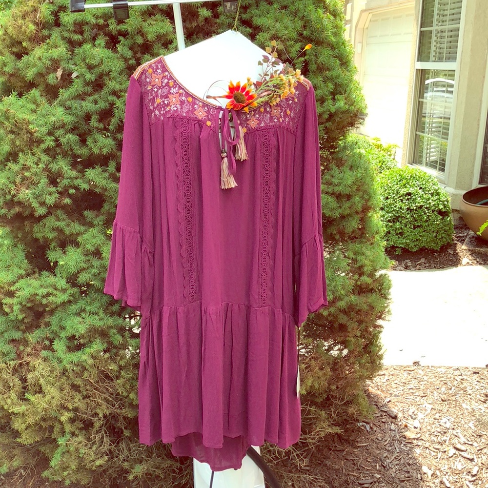 Hobo wine colored blouse 🍁